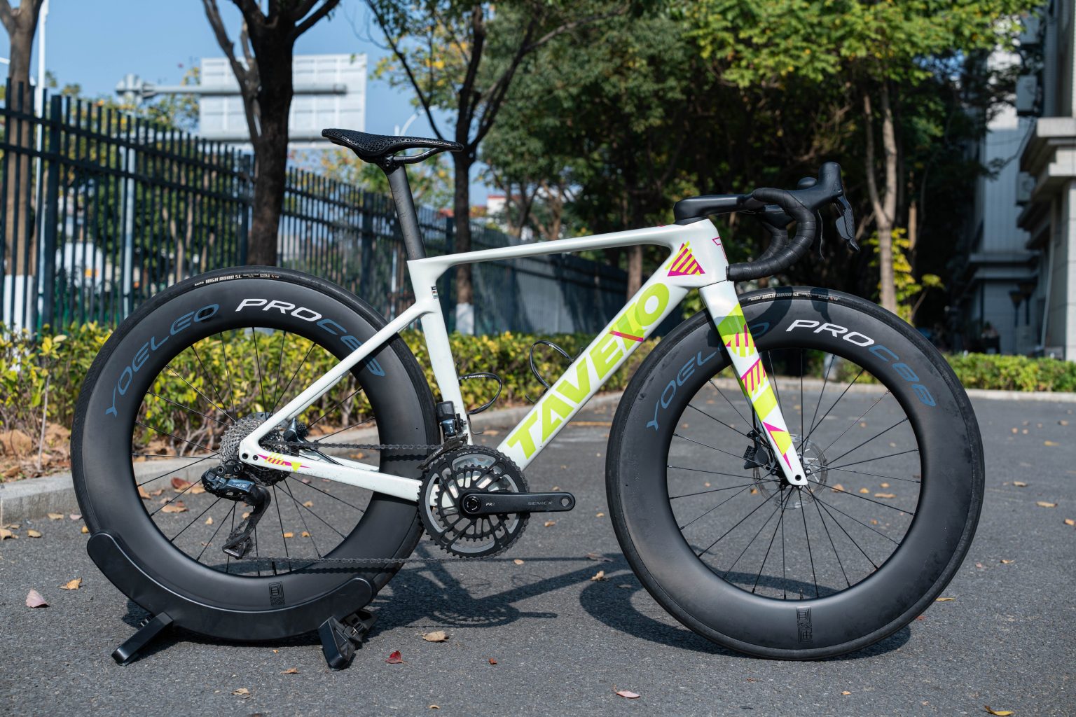 TAVELO AVRO Gen 1 Integrated Handlebar Panda Podium