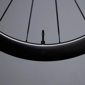 NO.6 52/58 Superlight Aero Carbon Spoke Disc Wheelset - Image 4